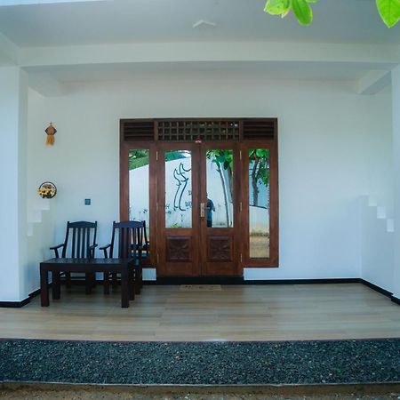 Aliya Aliya Hikkaduwa Hotel Bagian luar foto