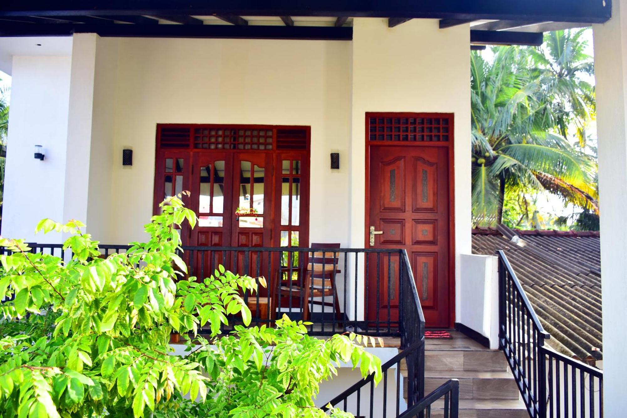 Aliya Aliya Hikkaduwa Hotel Bagian luar foto
