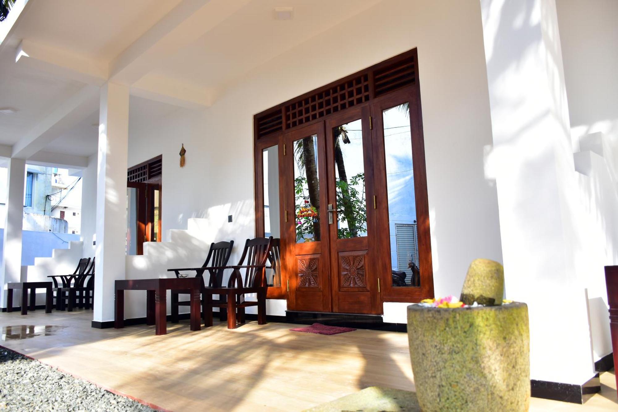 Aliya Aliya Hikkaduwa Hotel Bagian luar foto