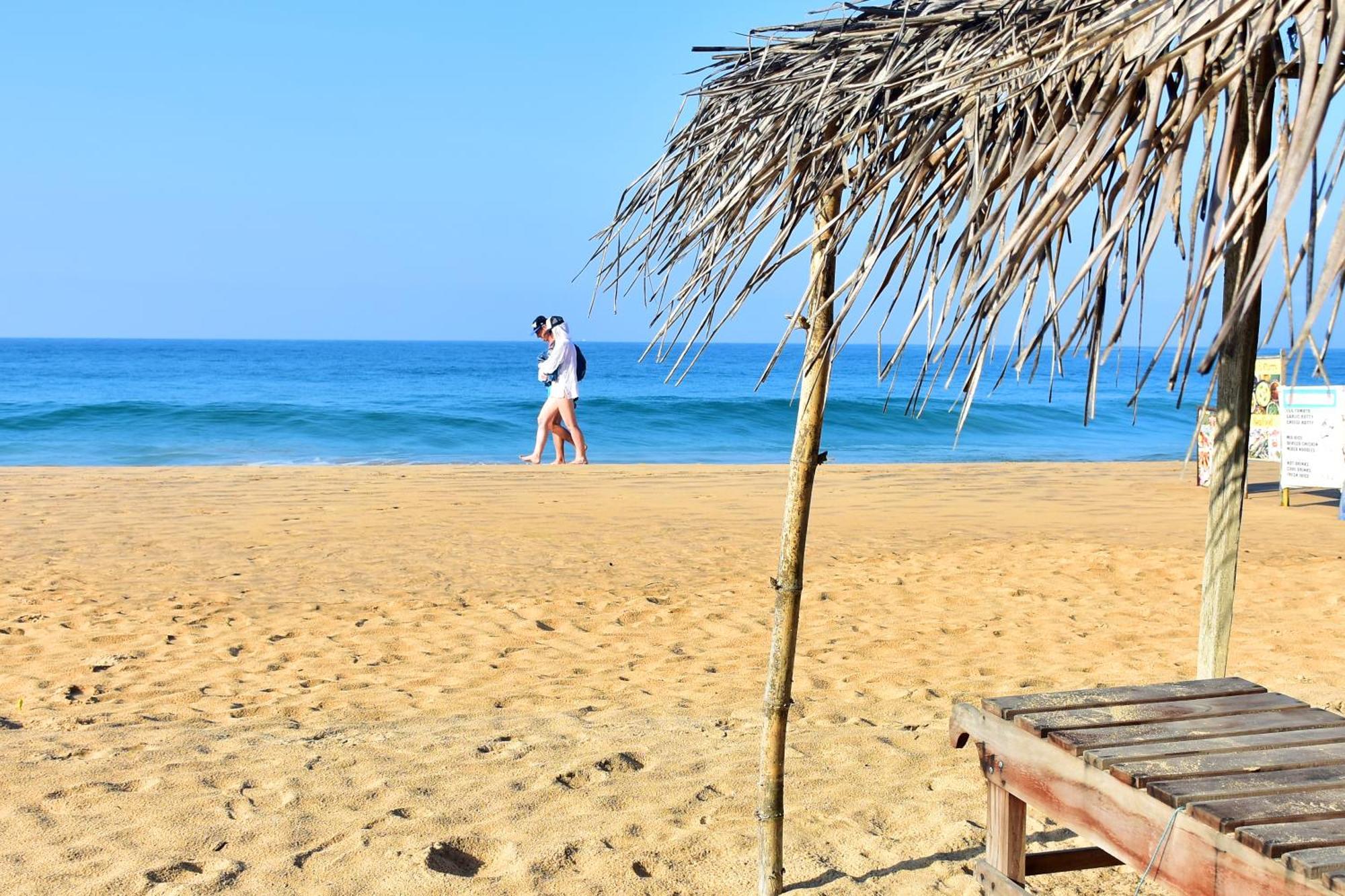 Aliya Aliya Hikkaduwa Hotel Bagian luar foto