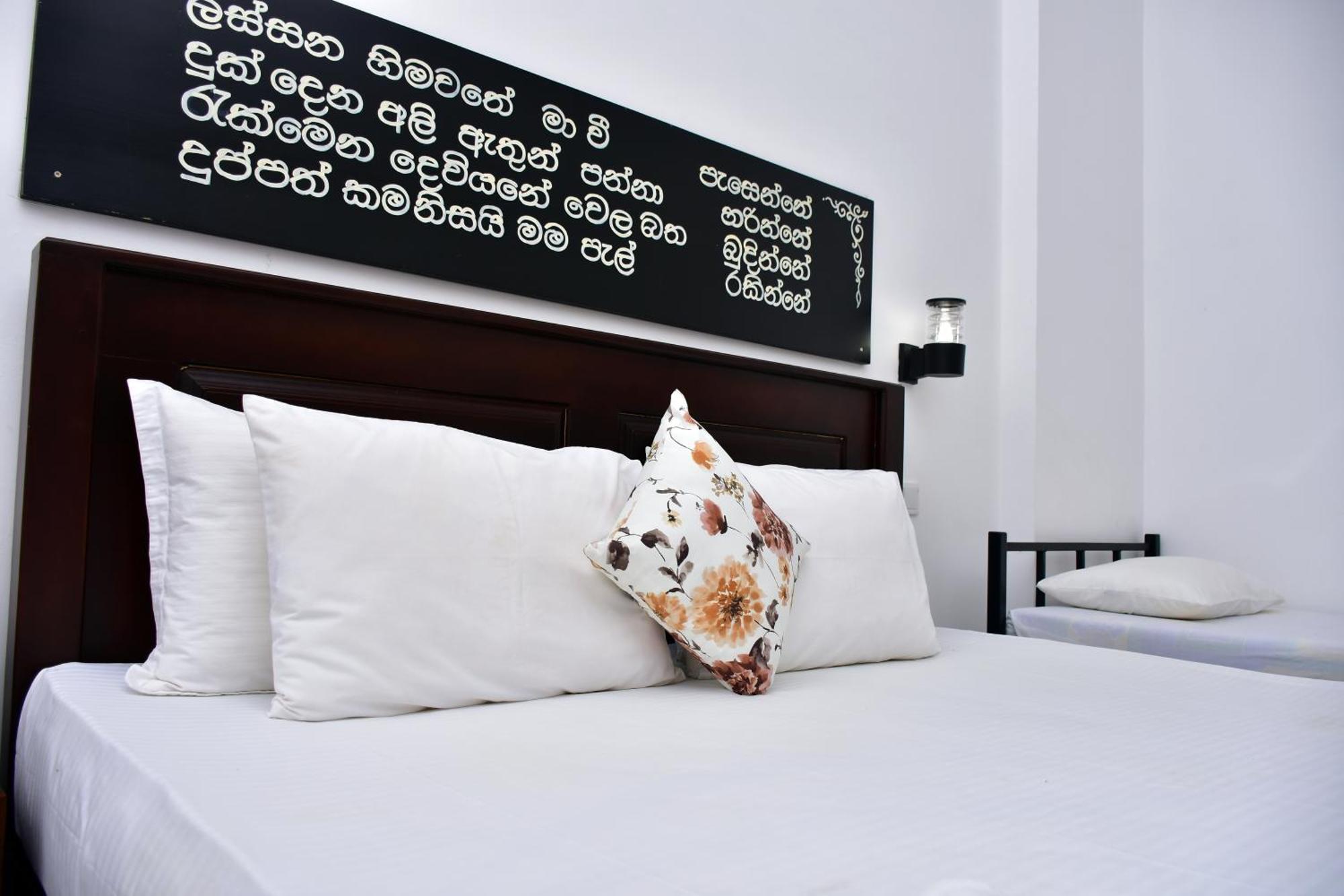 Aliya Aliya Hikkaduwa Hotel Bagian luar foto