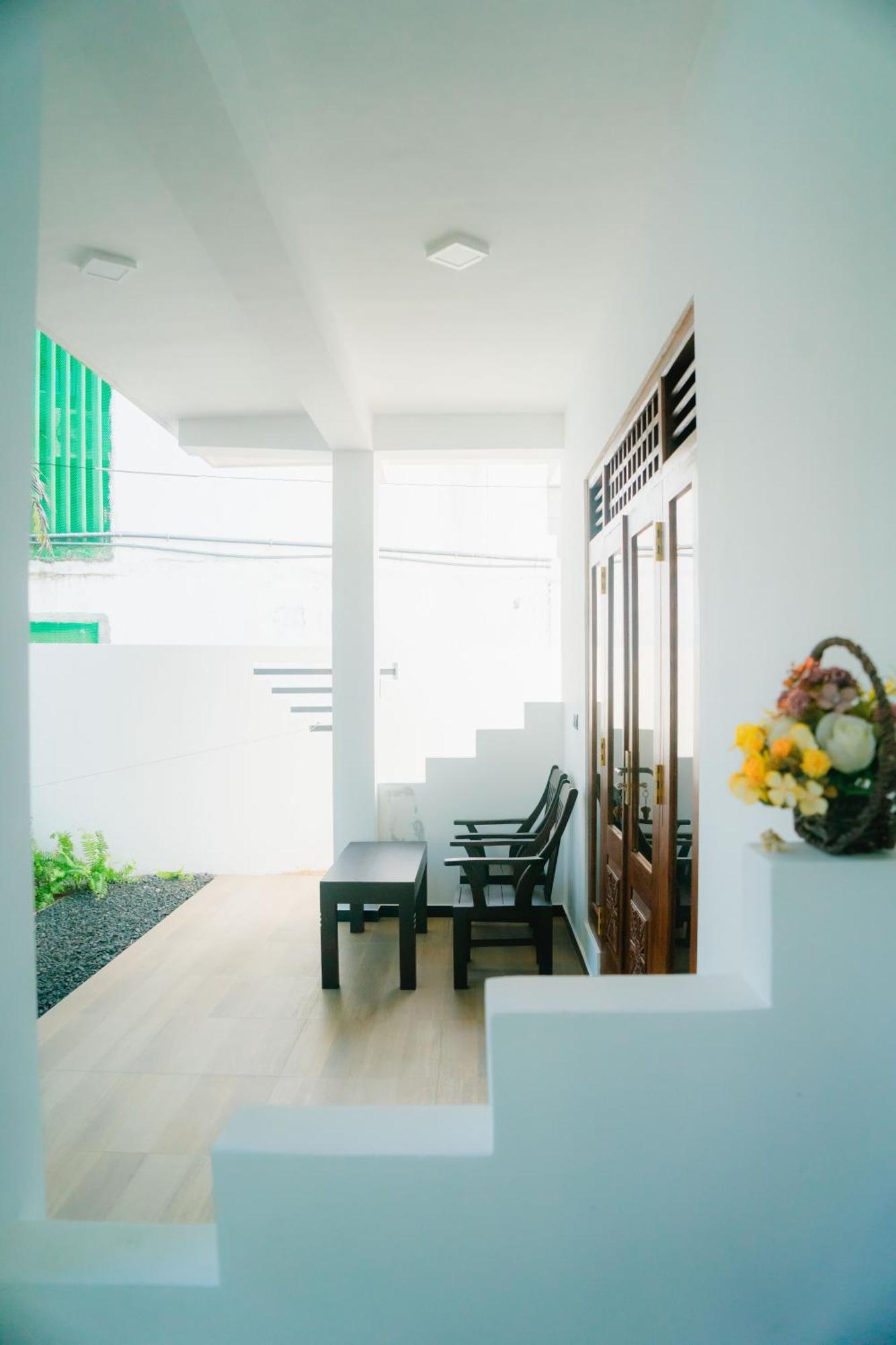 Aliya Aliya Hikkaduwa Hotel Bagian luar foto