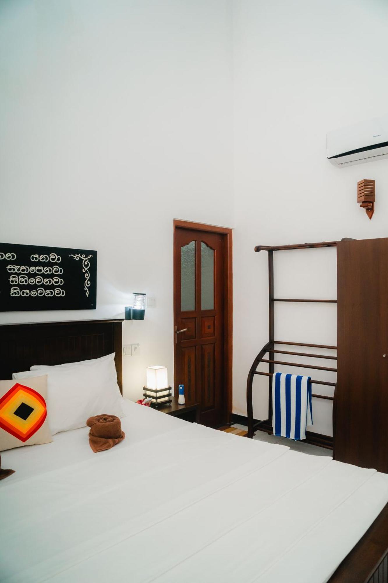 Aliya Aliya Hikkaduwa Hotel Bagian luar foto