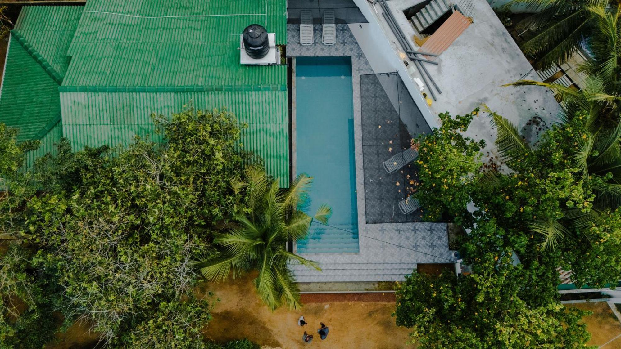Aliya Aliya Hikkaduwa Hotel Bagian luar foto